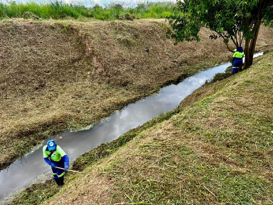 SERVIÇO PERMANENTE - Cidade Limpa executa 811 quilômetros de limpeza de ruas em julho