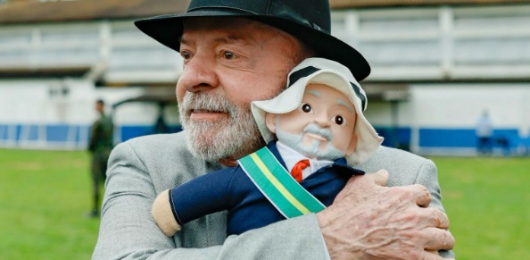 O REI DA 'MERDA' - “O PT é uma merda? É. Mas é minha merda”, declara Lula

