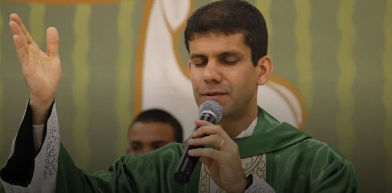 MISSA AO MODO ANTIGO - O que é a Fraternidade São Pio X, grupo ultraconservador que levou padre a ser excomungado

