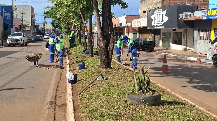 Roçagem transforma espaços públicos e reforça o cuidado da Prefeitura com a cidade