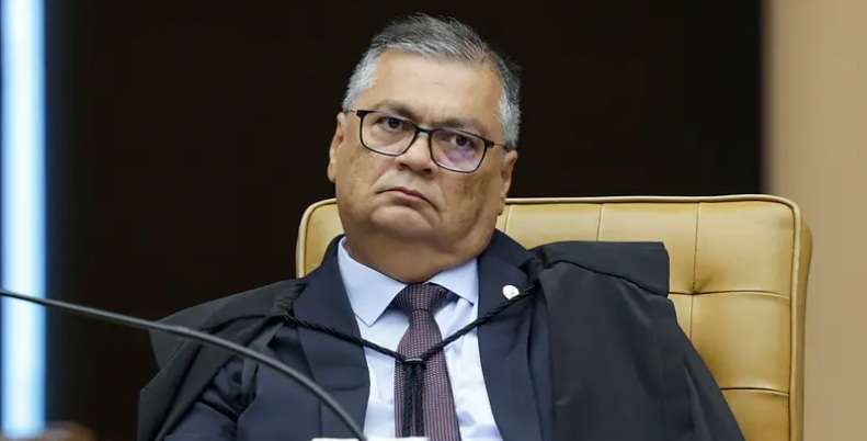 TOGA DA VINGANÇA - Dino afasta sobrinho de governador do Maranhão do Tribunal de Contas

