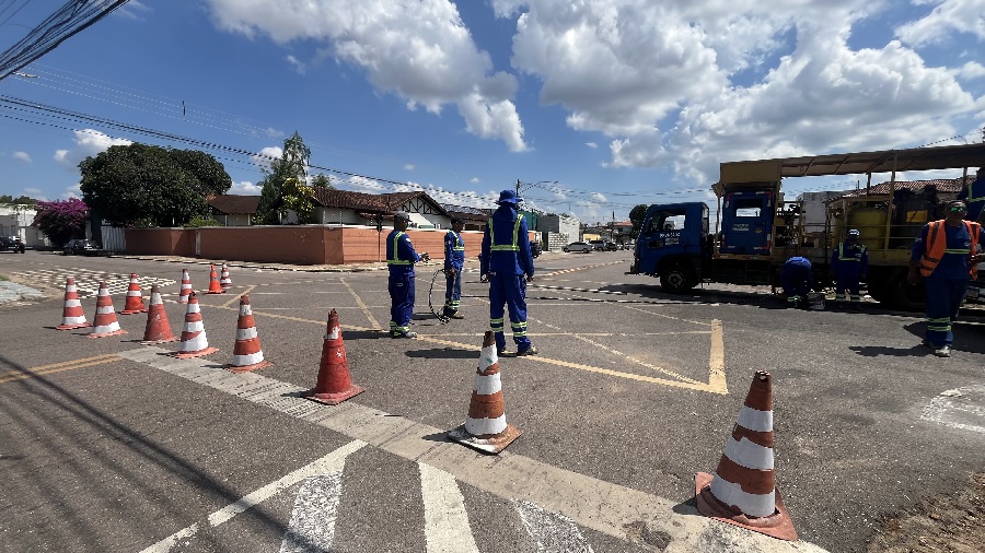 DISCIPLINANDO O TRÂNSITO - Cruzamento da Afonso Pena com João Goulart terá mudança na preferência de trânsito 
