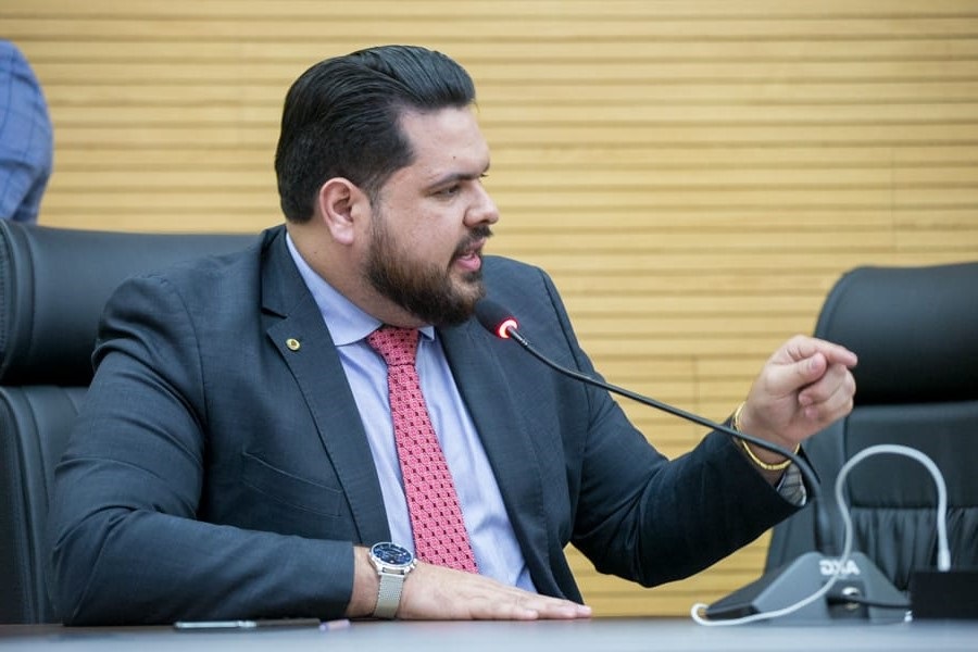 JUSTIÇA DEU 3 DIAS - TRE-RO exige Certidão Criminal de Jean Oliveira para registrar a candidatura; pendência fatal
