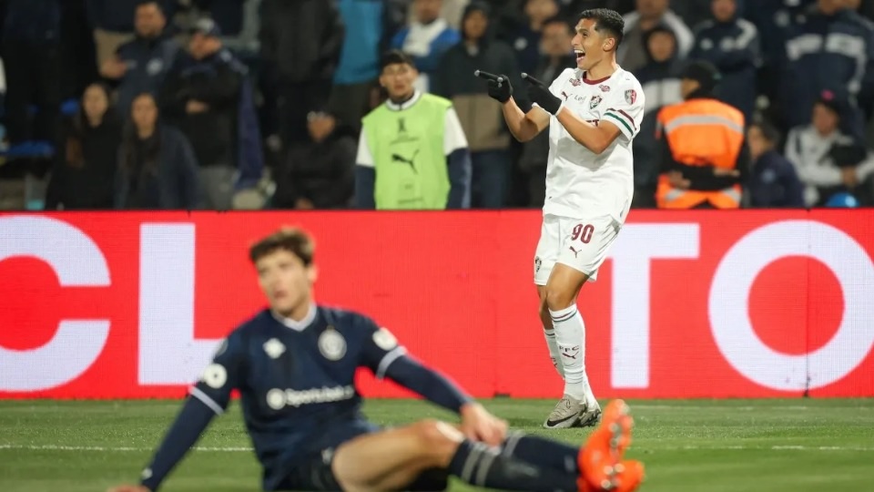 Fluminense cede empate no fim, mas avança nos pênaltis contra o Rivadavia