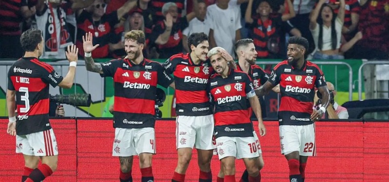Flamengo elimina Cruzeiro e mantém vivo sonho do penta
