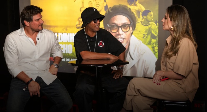 Ronaldinho retorna ao futebol profissional em time da 3ª divisão da Itália