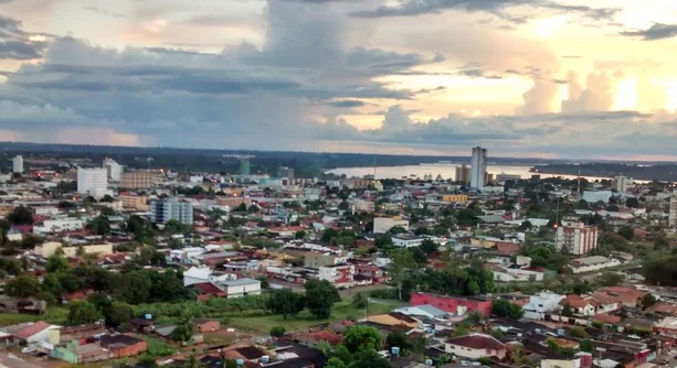 Calor e possibilidade de chuvas marcam o tempo em Rondônia neste sábado (22)