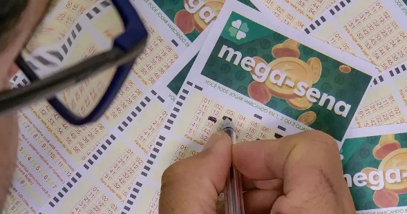 BOLADA COBIÇADA - Mega-Sena pode pagar prêmio acumulado de R$ 58 milhões neste domingo (23)

