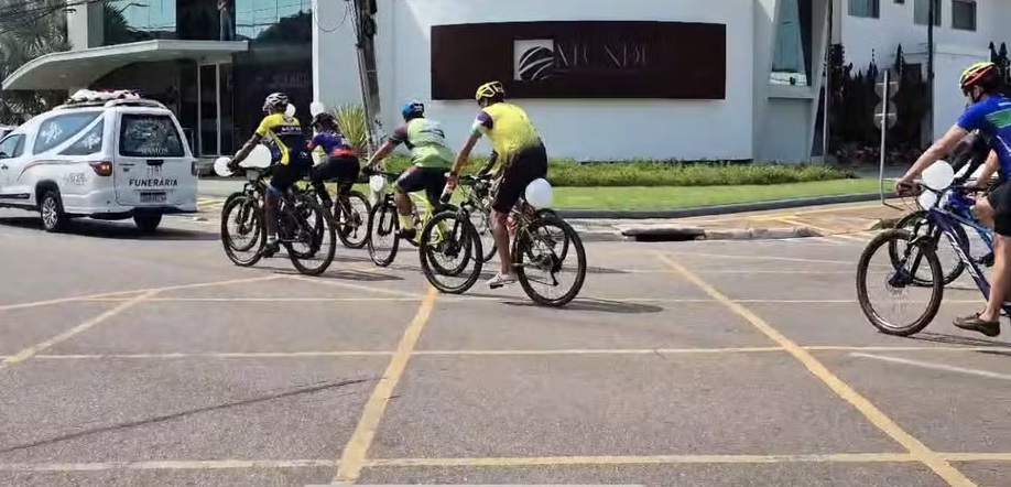 COMOÇÃO NO ÚLTIMO PEDAL - Ciclistas fazem cortejo em Porto Velho para homenagear amiga atropelada na BR-319
