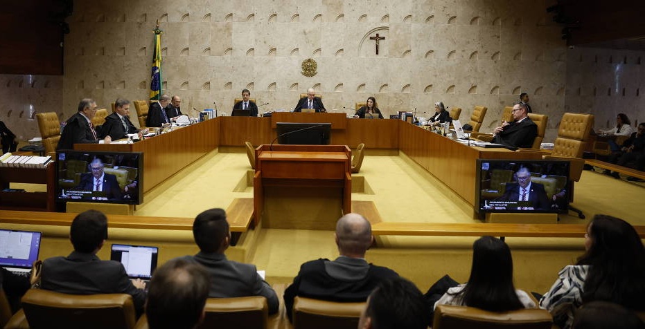Enquanto salário mínimo tem reajuste minúsculo, STF cria penduricalho de 22,5% para assessores