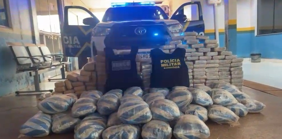 Polícia intercepta carga com cerca de 250 kg de skunk em São Francisco do Guaporé