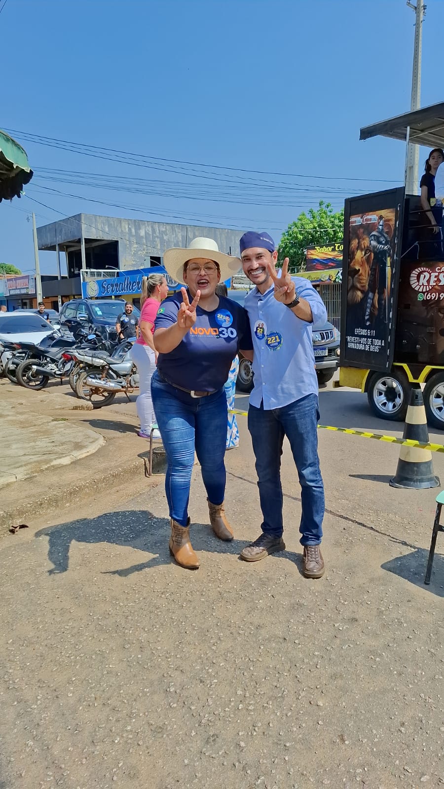 Rayane do Agro acompanha Marcos Rogério e Fernando Máximo em caminhada na capital