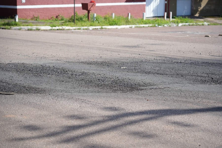 REMENDO NOVO EM ROUPA VELHA - Tapa-buraco transforma mais 6 ruas e melhora mobilidade no bairro Cuniã


