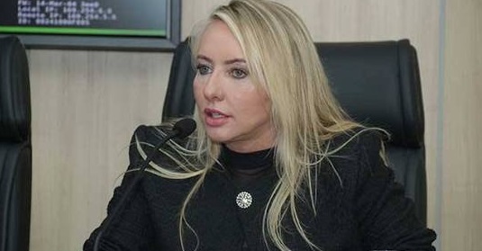 VEJA AO VIVO - Entrevista com Ieda Chaves, no Sem Papas na Lingua