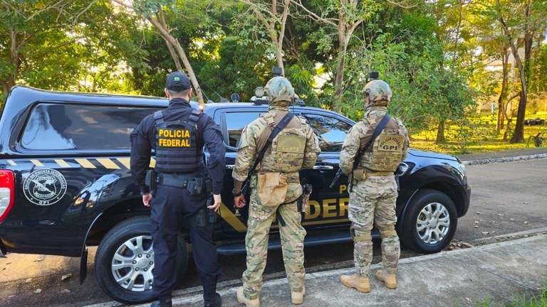 OPERAÇÃO LINHA DO MATO - PF mira extração ilegal de madeira em terra indígena e prende dois em Rondônia

