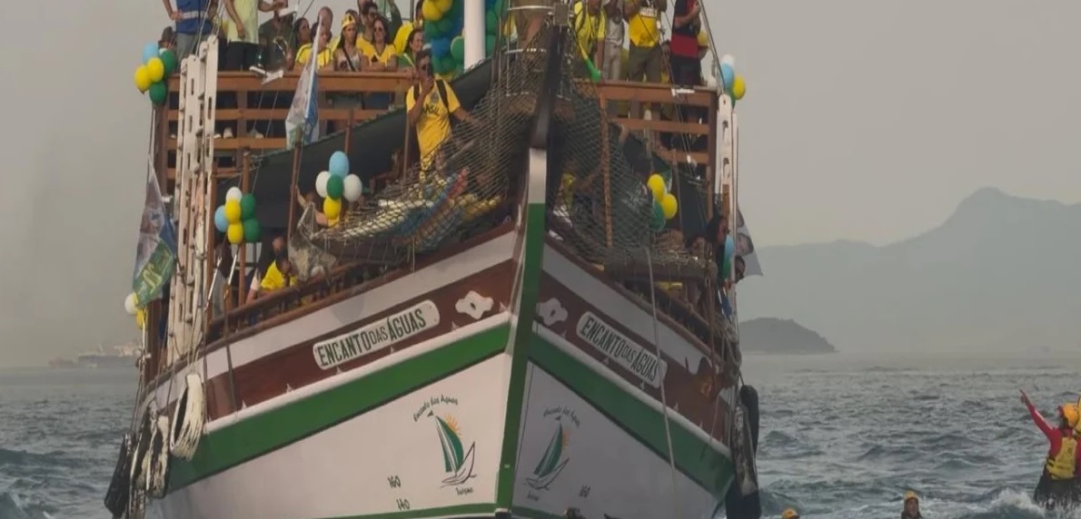 'BARQUETA' EM ANGRA - Flávio Bolsonaro: 'vamos concluir a Usina Nuclear Angra 3'; no percurso, jet ski foi atingido por barco
