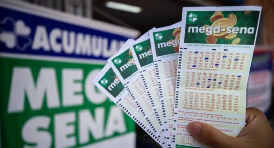 VEJA SE ACERTOU - Resultado da Mega-Sena de hoje: veja números e ganhadores do concurso 3051 (domingo, 30/08)
