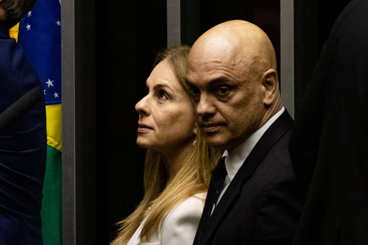Contrato previa que mulher de Moraes defendesse Master junto à PF