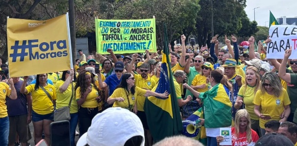 LUTA PELA LIBERDADE - Atos em Brasília pedem impeachment de Moraes em meio à crise no STF. Veja vídeo

