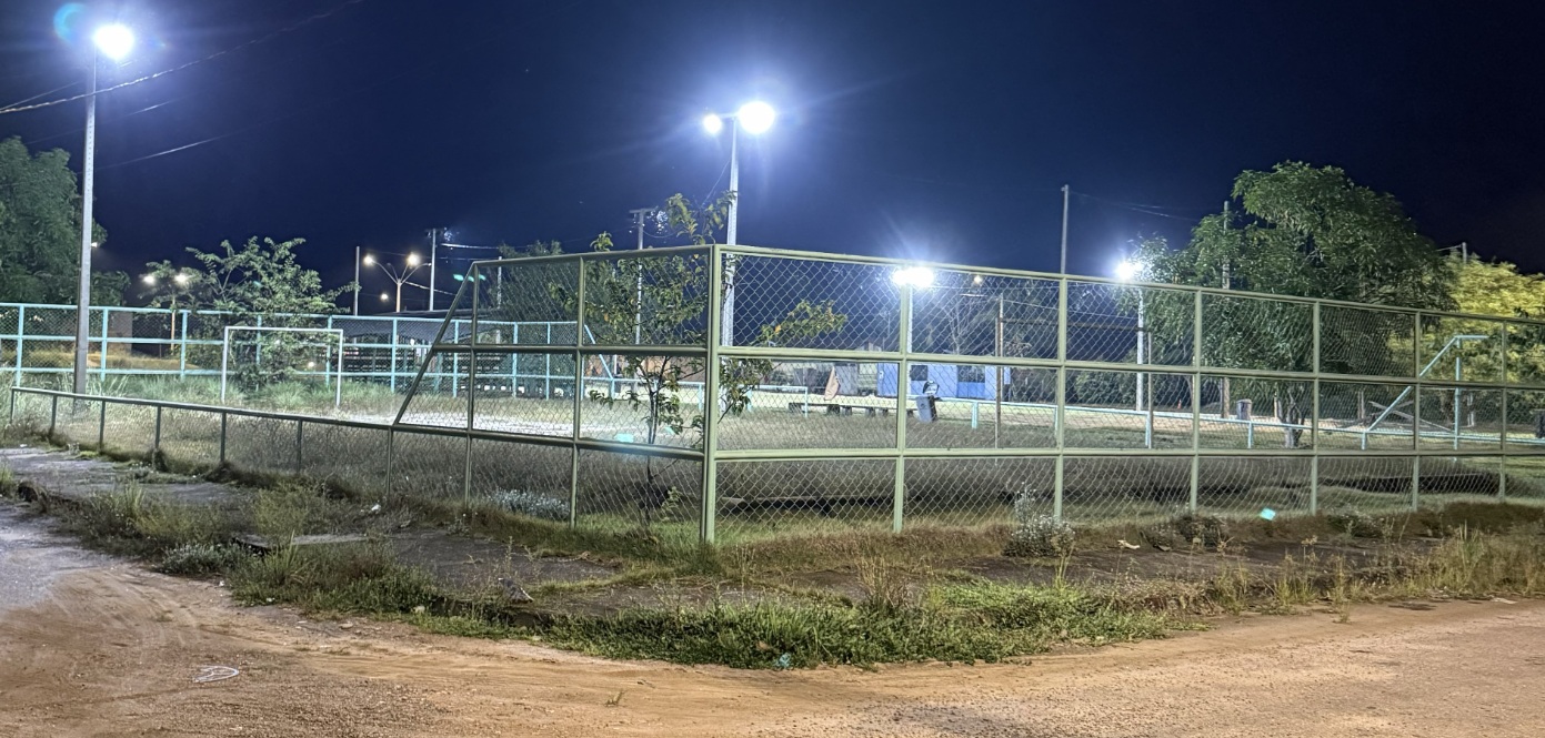 Campo no Parque dos Buritis recebe nova iluminação em Jaci-Paraná