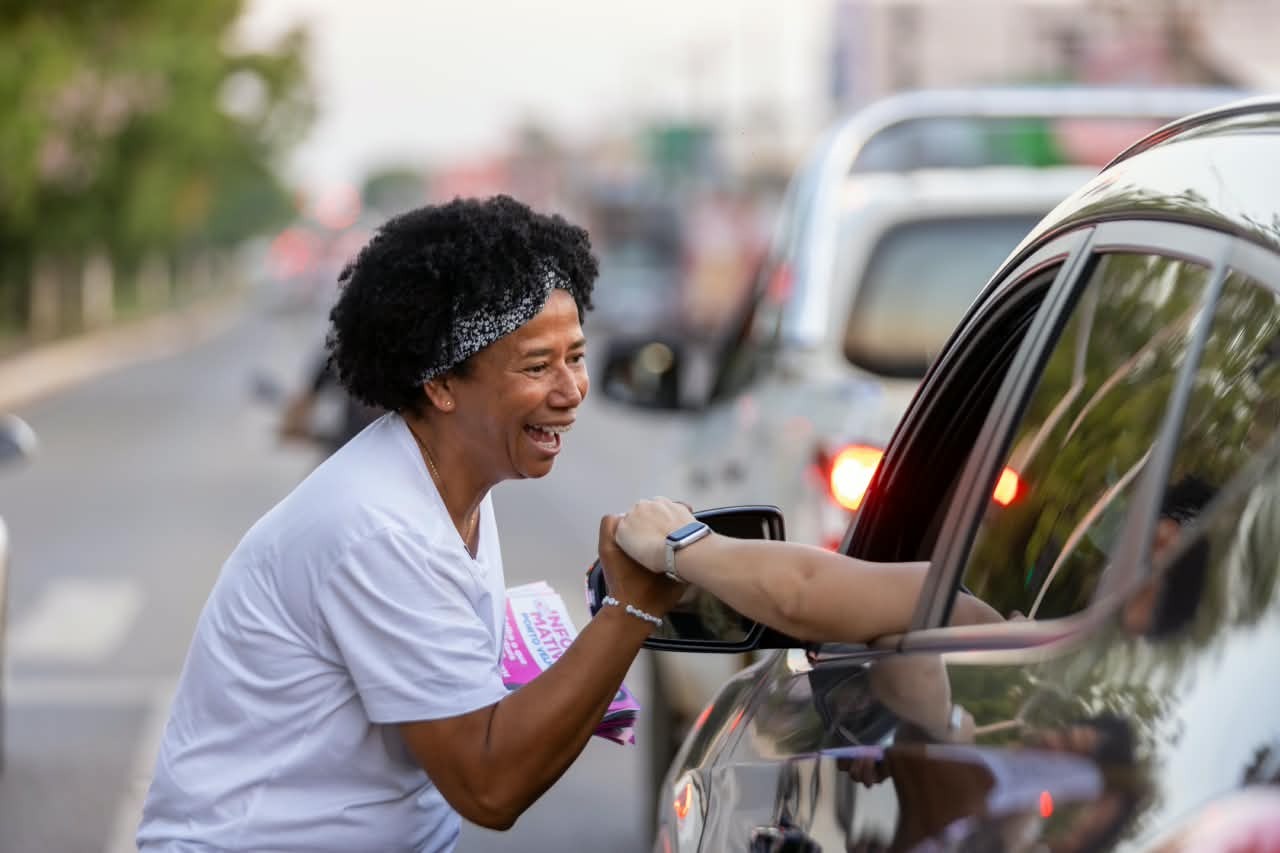 SILVIA CRISTINA - Zona Sul da capital recebe Sílvia Cristina mais uma vez