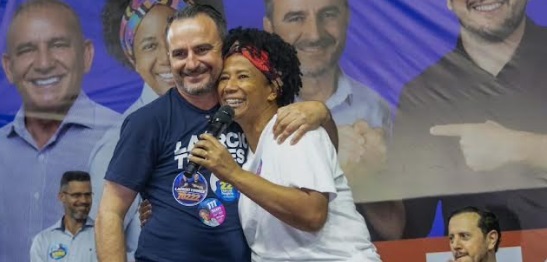 NA CORRIDA DA CAMPANHA - Sílvia Cristina presta solidariedade ao candidato Laércio Torres, vítima de acidente


