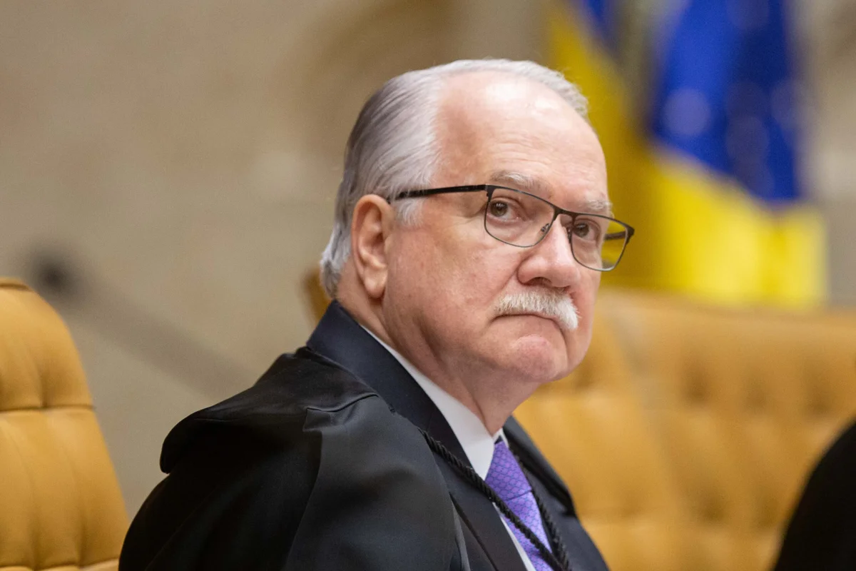 NÃO! NA LATA! - Fachin nega pedido de Moraes para julgamento conjunto com Mendonça

