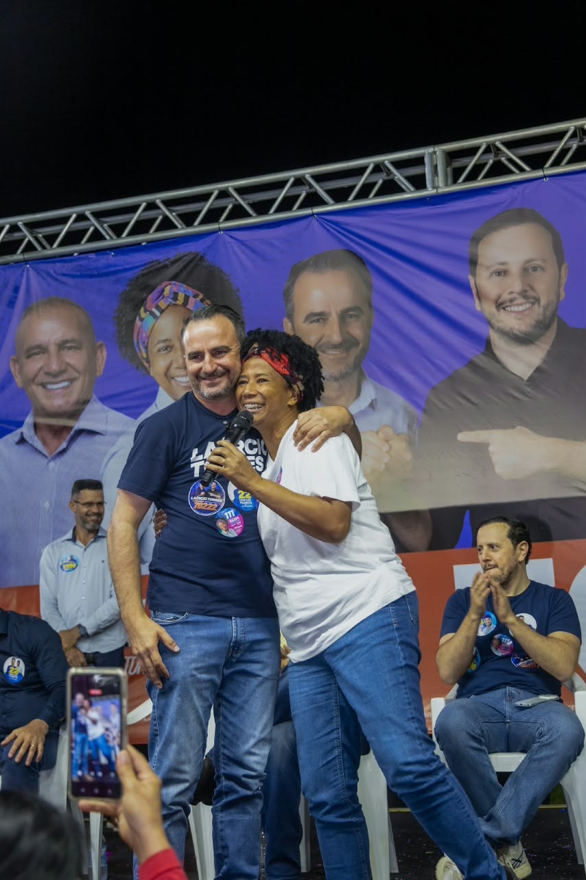 SILVIA CRISTINA - Sílvia Cristina presta solidariedade ao candidato Laércio Torres, vítima de acidente