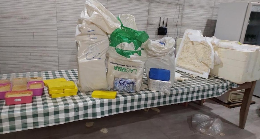 Forças de segurança de Rondônia e Acre apreenderam cerca de três toneladas de drogas e prenderam quatro pessoas