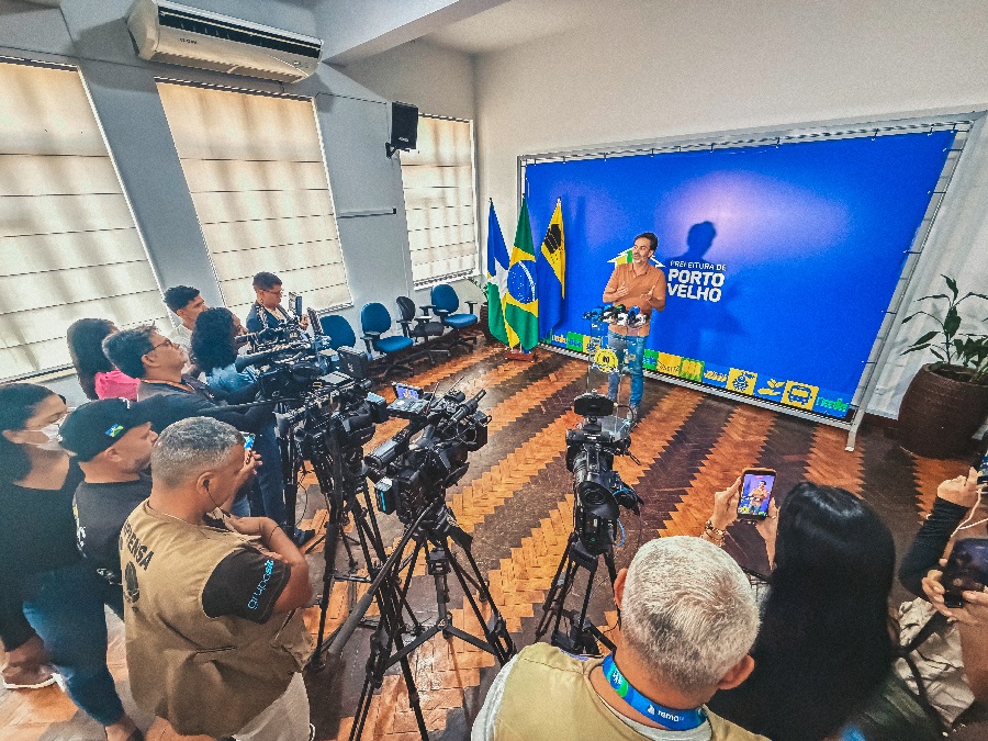 OPORTUNIDADE - Prefeitura anuncia oficialmente mais de 3 mil vagas para concurso público 
