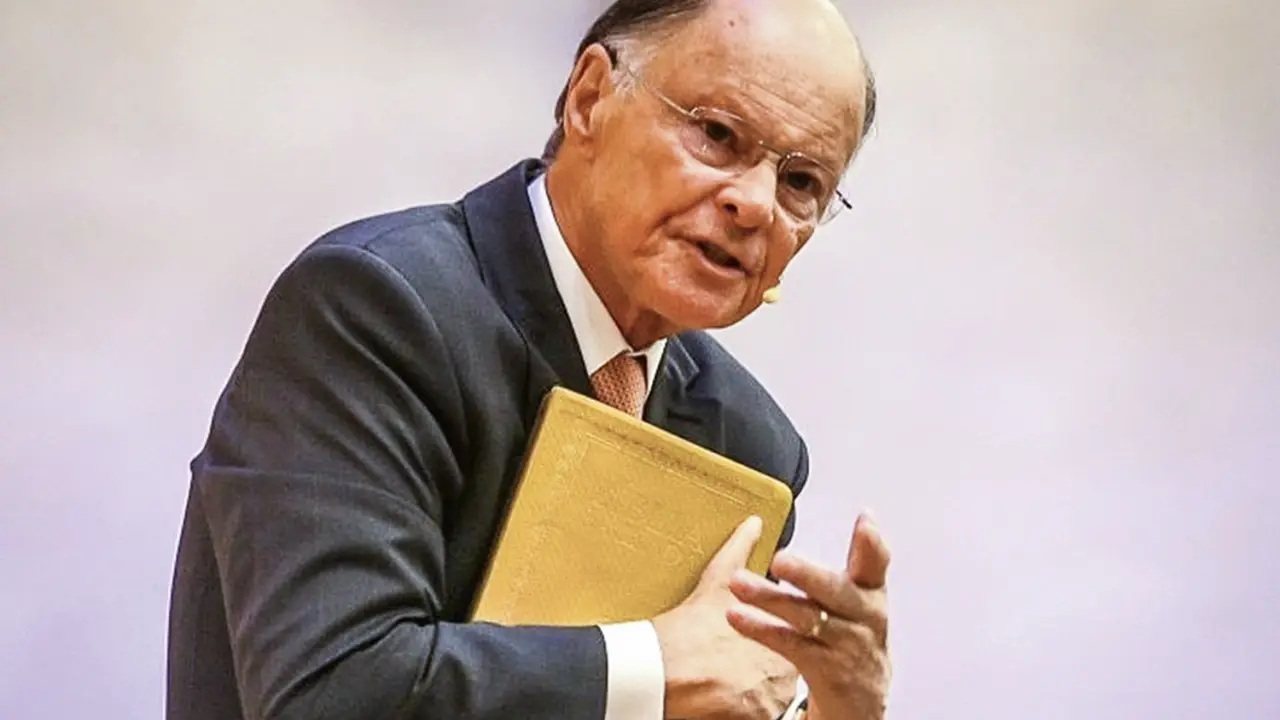 PASTOR SOB A JUSTIÇA - Justiça condena Edir Macedo e Record por fala homofóbica: multa milionária

