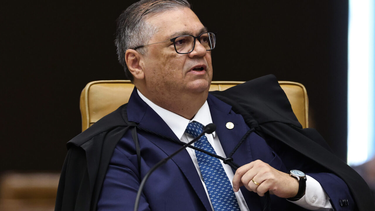 ATIVISTA ERRADO, NA HORA ERRADA - O pior ministro da história do STF

