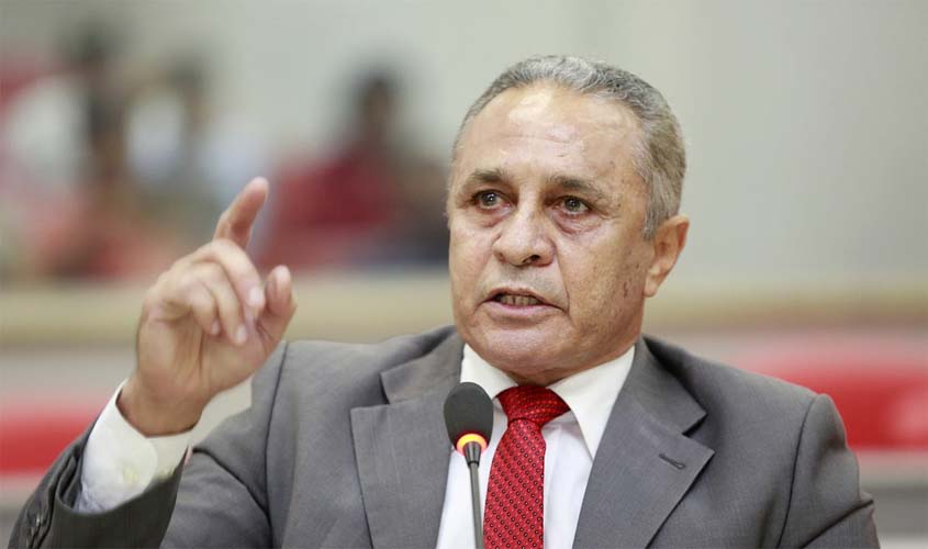 RIBAMAR ARAÚJO - Dr. Ribamar Araújo critica atuação do STF e questiona independência do Congresso