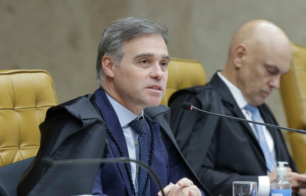 NÃO TINHA OUTRA SAÍDA - Fachin cancela sessão do dia 23 que analisaria André Mendonça

