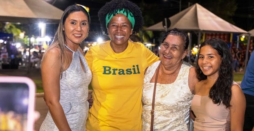 Sílvia Cristina reúne mulheres na capital