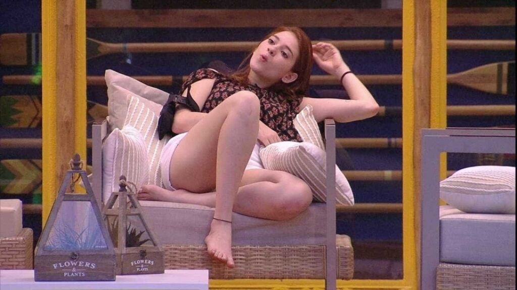 Ana Clara passa 2 dias sem tomar banho e leva bronca da produção do BBB