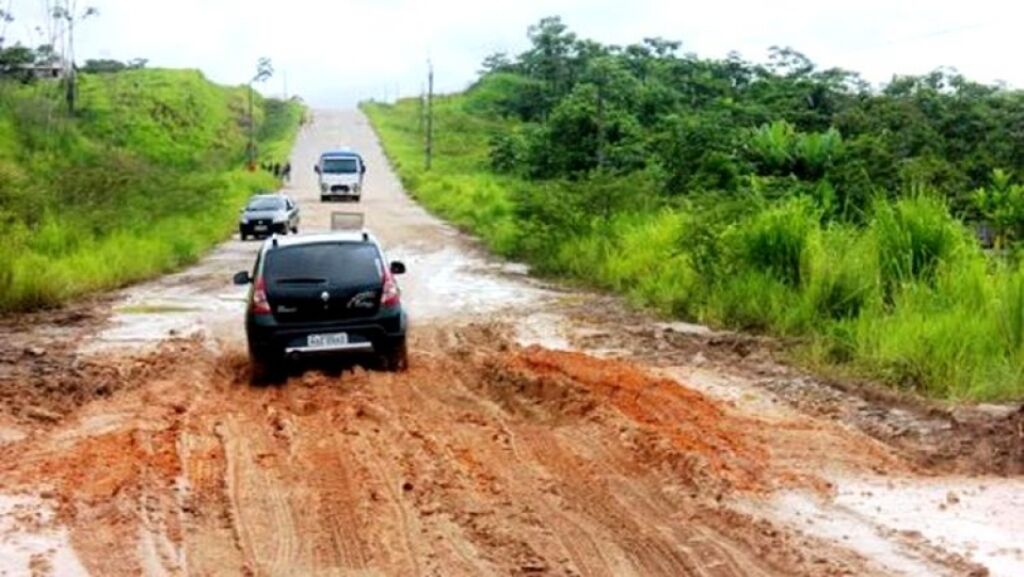 BR-364: abandonada pelo poder público, pede socorro!