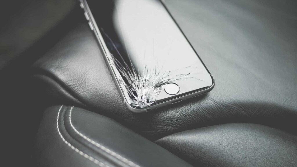 Celular com tela 'inquebrável' tem lançamento adiado