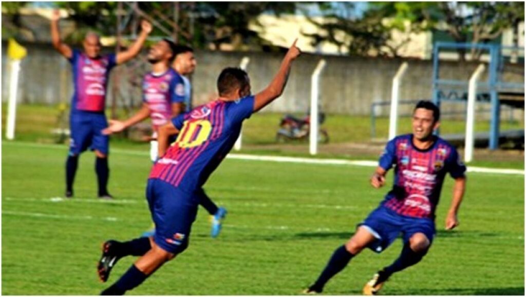 Em jogo de cinco gols, Barcelona vence o Vilhenense e assume a liderança