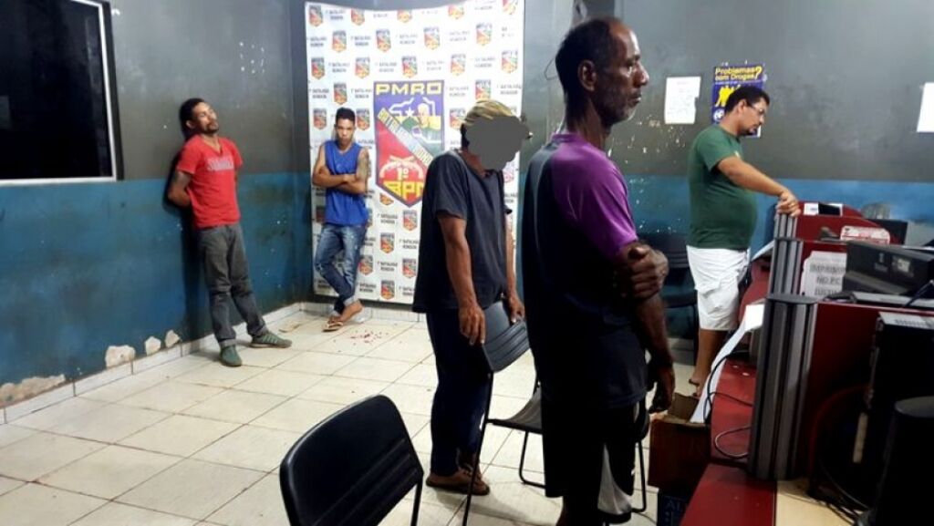 Bando é preso após invadir casa, agredir e ameaçar morador de morte
