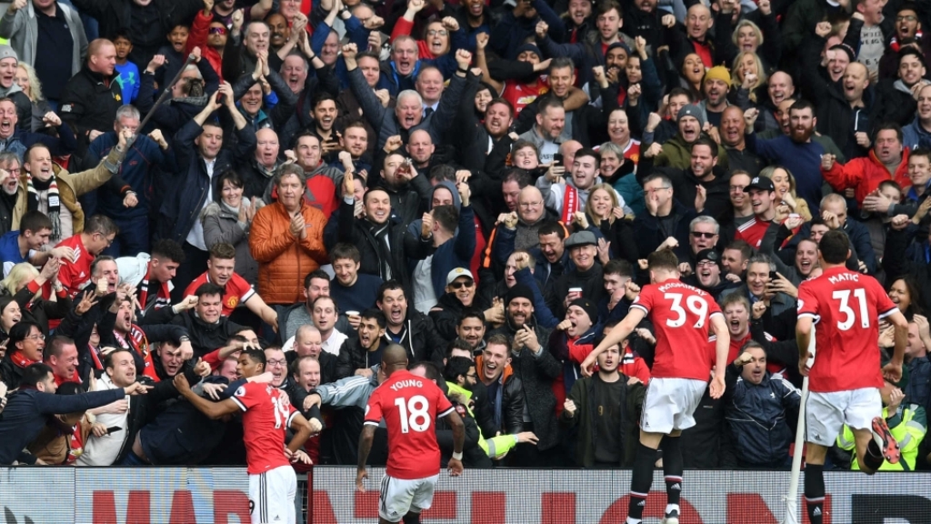 Bis de Rashford descansa United na tabela classificativa