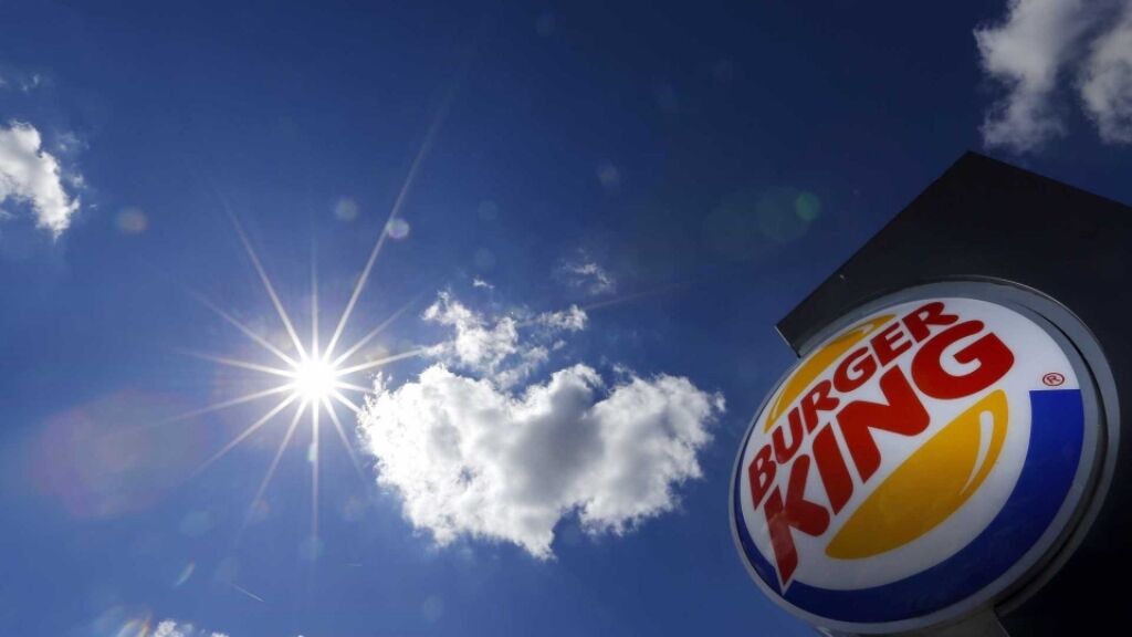 Cliente negro é chamado de 'macaco' por funcionário de fast-food