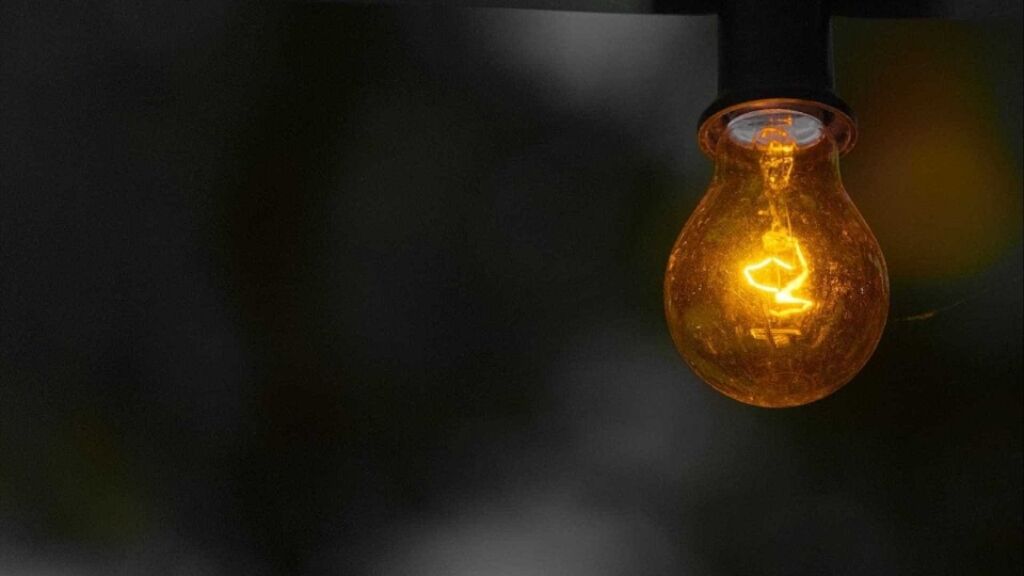 Conta de luz pode subir mais de 20%, estima Aneel