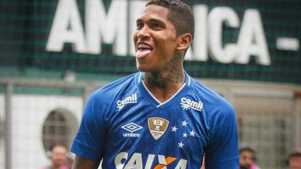 Cruzeiro vence Atlético no Horte e abre 13 pontos na liderança