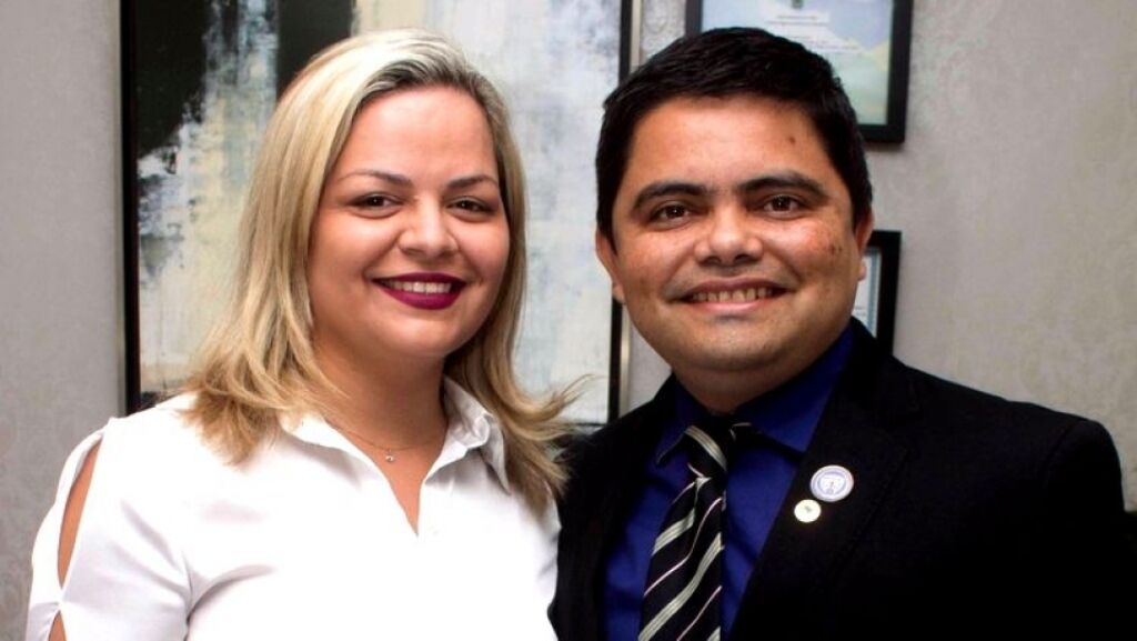 Esposa de Dep. Jesuíno diz que marido foi consolar Maurão que foi traído
