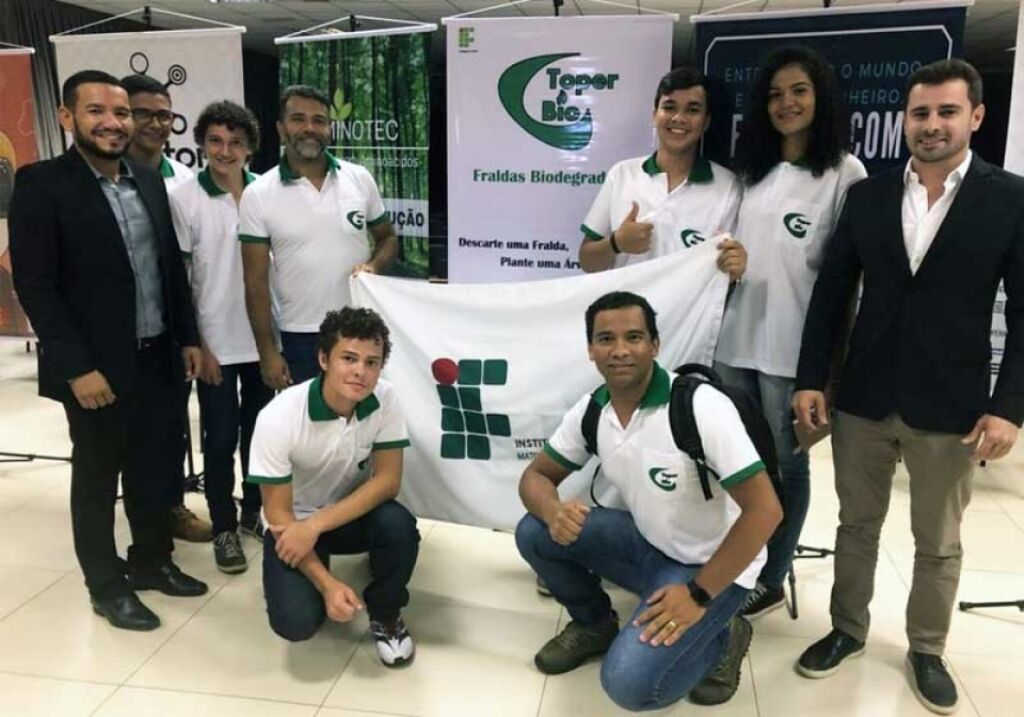 Estudantes criam fralda biodegradável feita de mandioca