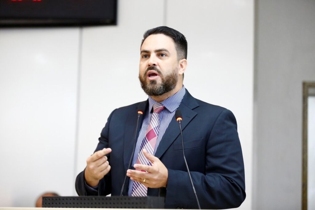 Léo Moraes pede ronda policial nos pontos de integração de transporte coletivo