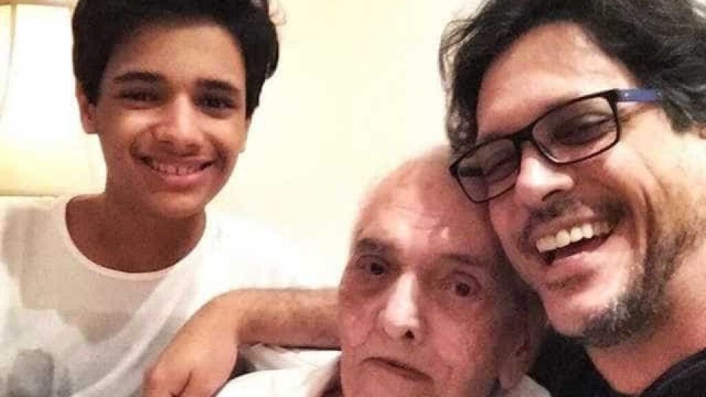 Lucio Mauro Filho emociona com foto ao lado do pai: '91 anos!'