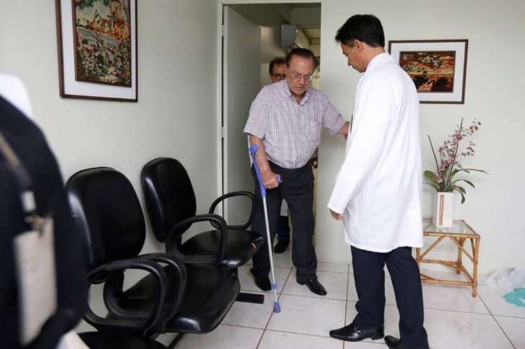 Maluf passa mal e é internado em hospital de Brasília