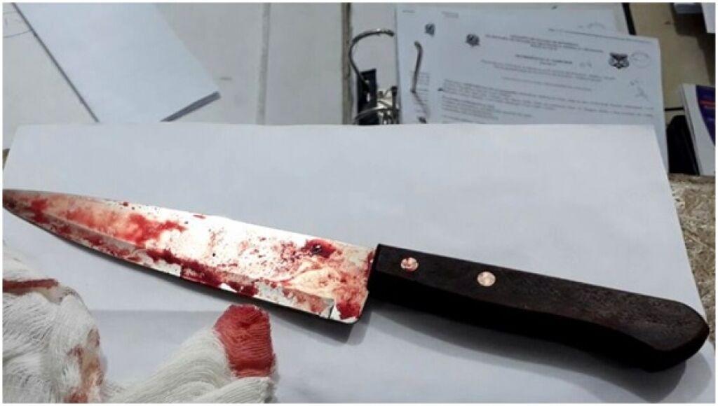 Mulher ataca marido a facada após sofrer ameaça